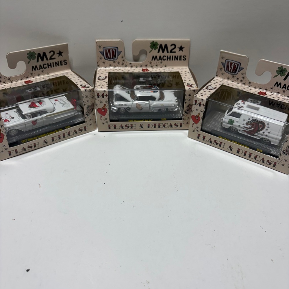 M2 Machines Flash Diecast LOT3 Car Lot 1957 Mercury 1954 Chevy 1964 Dodge 1:64